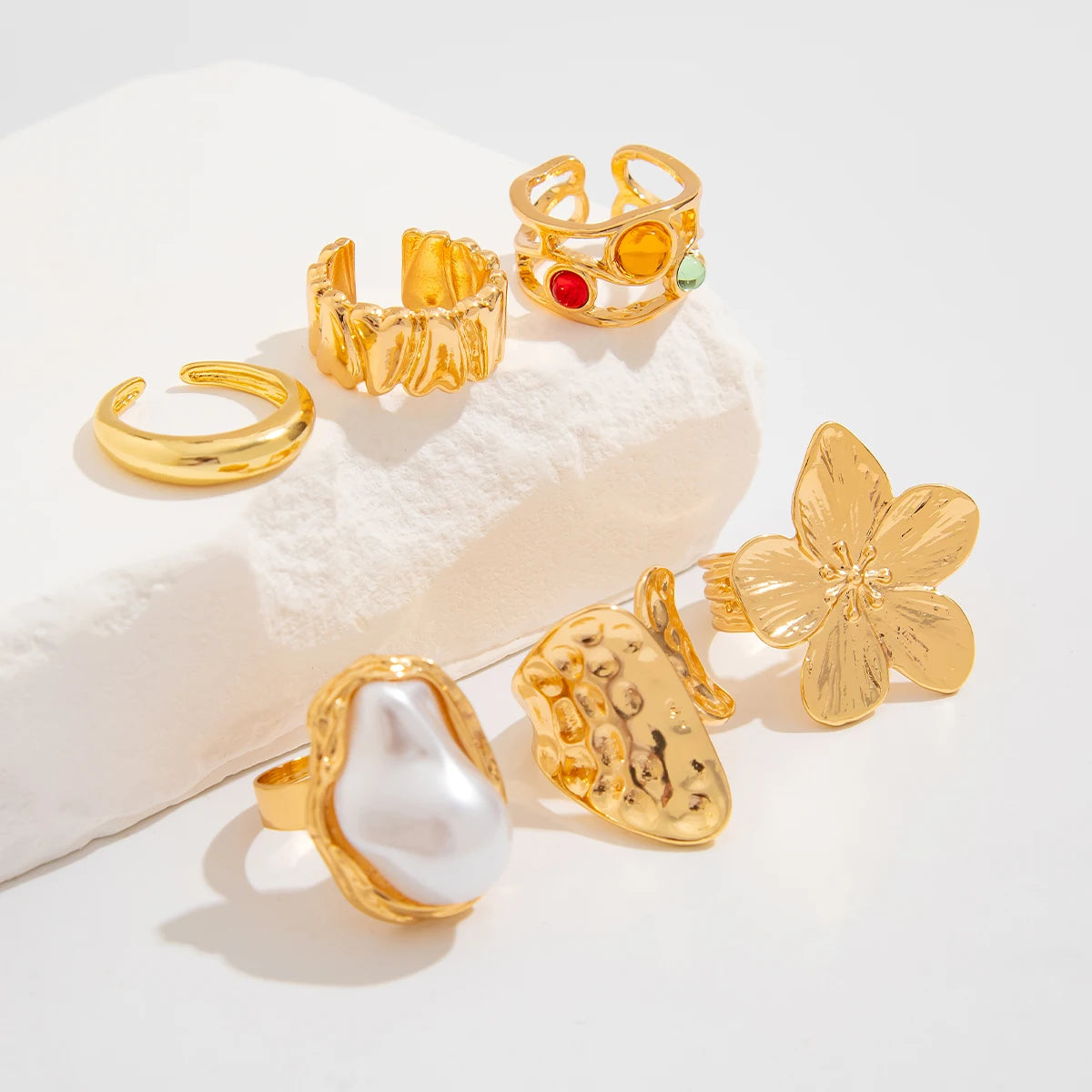 2025 New Irregular Exaggerated Metal Flower Open Rings Women Elegant  Imitation Pearl Ring Jewelry Accessories